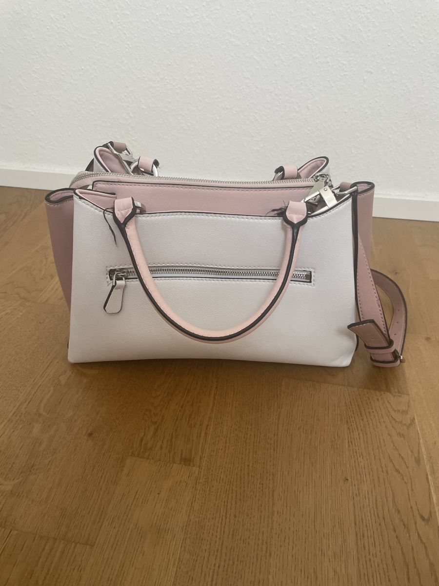 Guess Sacs femmes: Tasche Guess – D'occasion à Rümlang par fri_hjx2 1