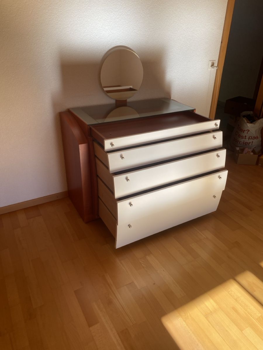 Cassettiere: Commode coiffeuse bois et blanc avec miroir état usagé – Usato da Sierre venduto da Fale4859 1