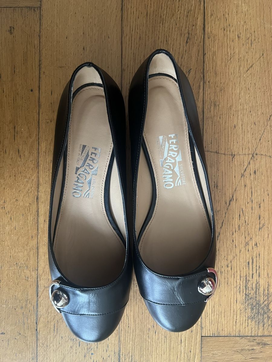 Salvatore Ferragamo Damenschuhe: black salvatore ferragamo pumps – Gebraucht aus Wettingen von car_gl6y 6