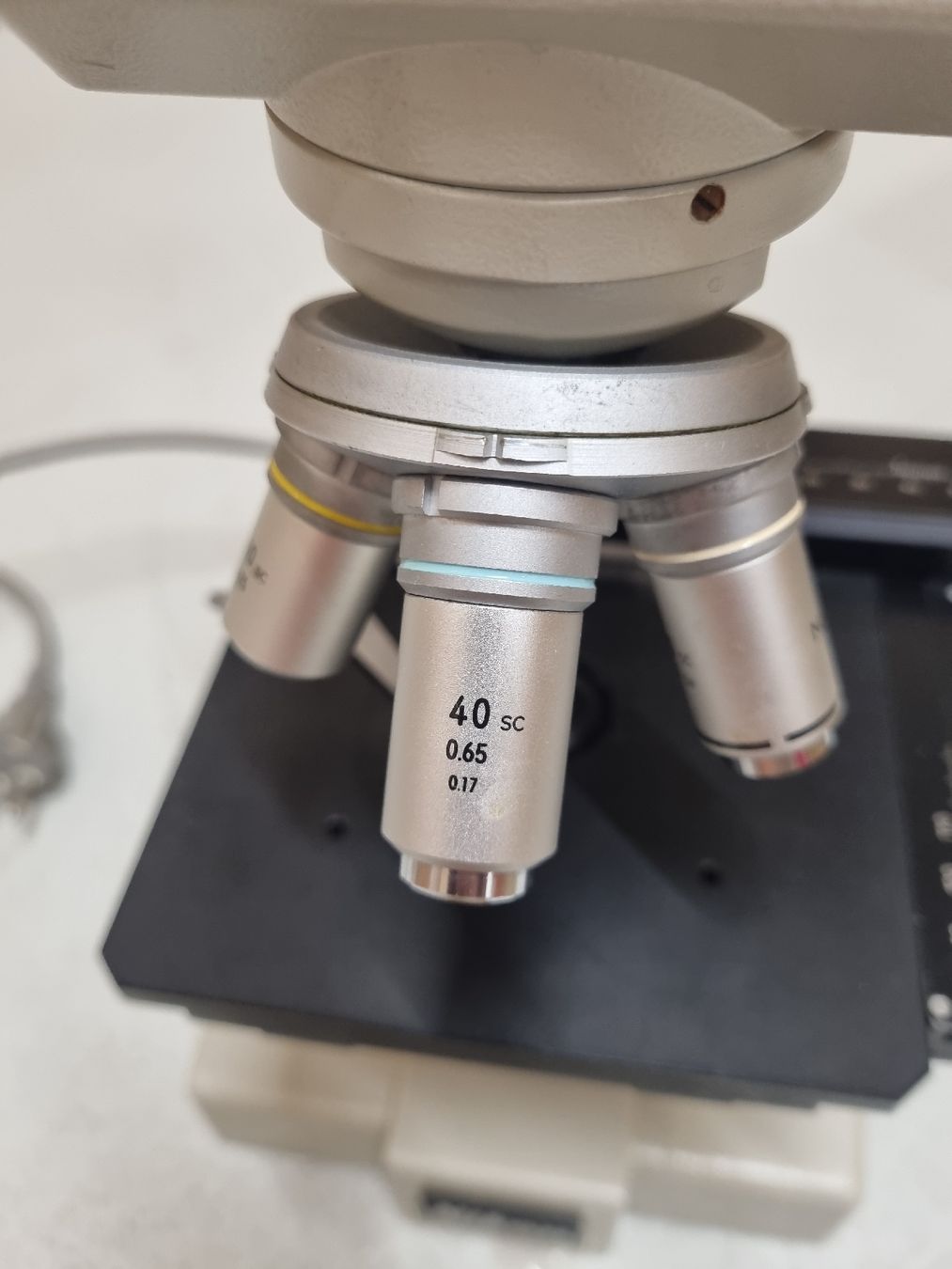 Nikon Mikroskopie: Nikon Labophot Mikroskop - binokular, mit 4 Objektiven – Gebraucht aus Zürich von dvb_k2cq 4