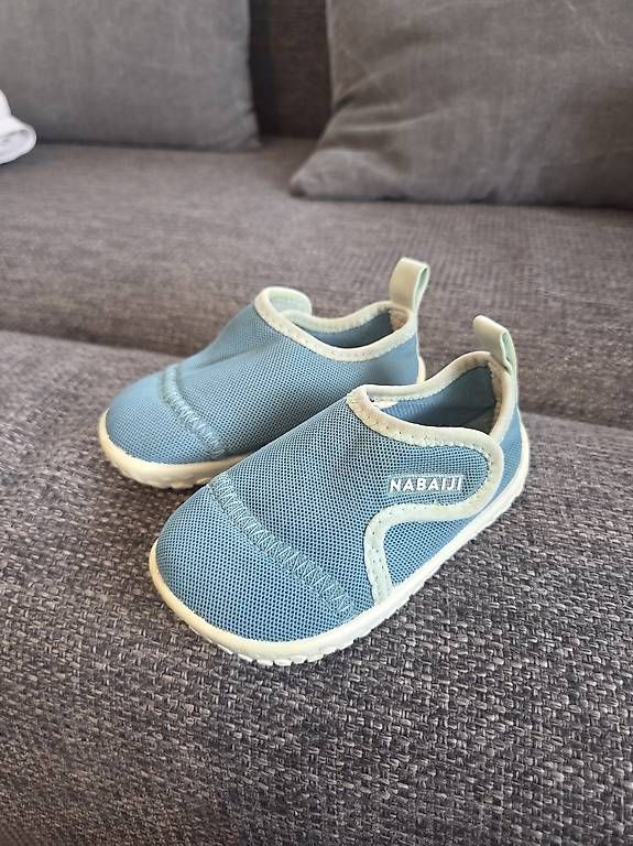 Chaussures garçon: Chaussures de plage – D'occasion à Neuchâtel par Stwatch 2