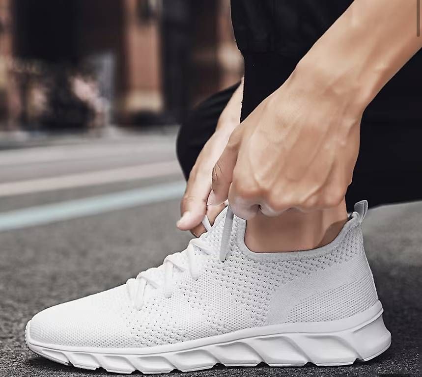Chaussures hommes: Sneaker Weiss / Grösse 43 – D'occasion à Bern par Maegsu