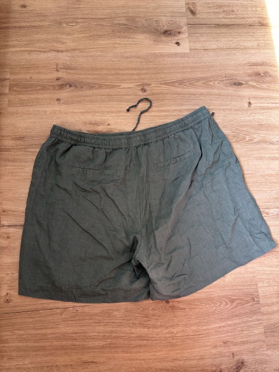 Pantaloni: Short C&A lin vert kaki taille 48 – Usato da Matten b. Interl venduto da AudreyWurges 1