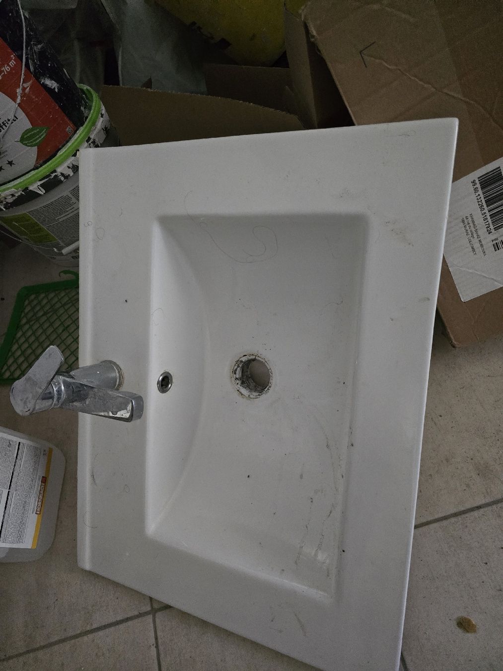 Lavabi & lavandini: lavabo avec robinet – Usato da Muraz (Collombey) venduto da Bahazm