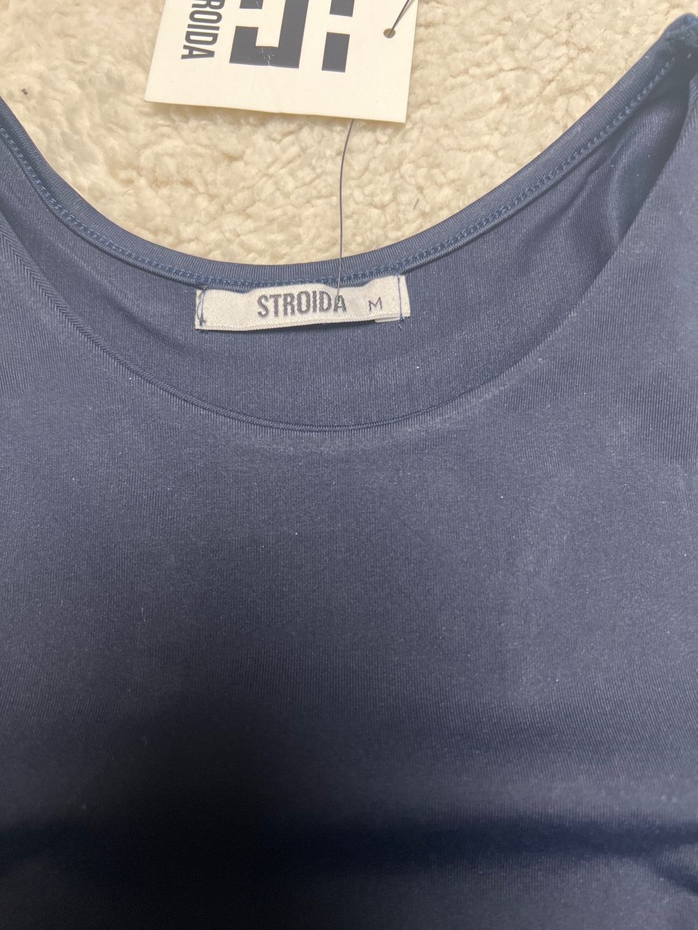 Top: Brassière sport   taille M neuve – Nuovo e nell'imballaggio originale da Chenens venduto da anasantos90 2
