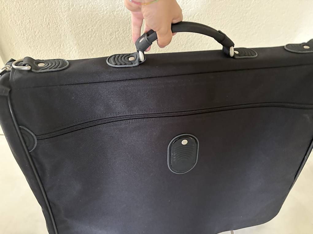 Valigie: SAMSONITE  Kleiderkoffer schwarz – Usato da Adlikon B. Regensdorf venduto da sar_g6kn 1