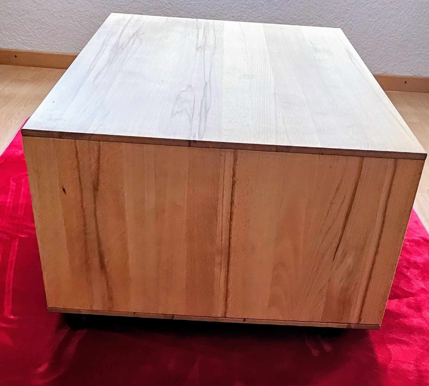 Tavoli: Table basse de luxe en hêtre massif + roulettes état neuve – Nuovo (secondo la descrizione) da Monthey venduto da Chez-Dani-81 1