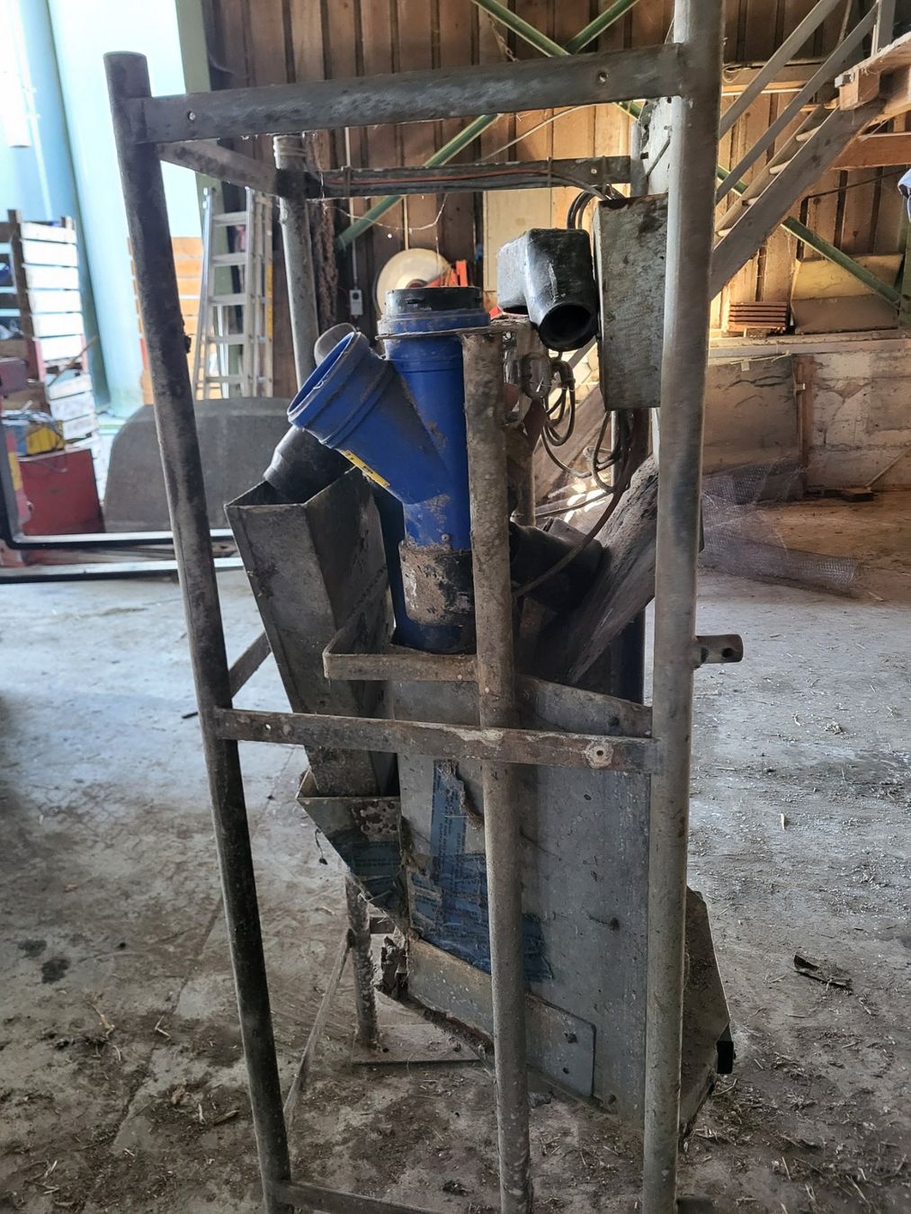 Delaval Tutte le macchine: Kraftfutterstation De Laval – Usato da Belpberg venduto da Ernstw123
