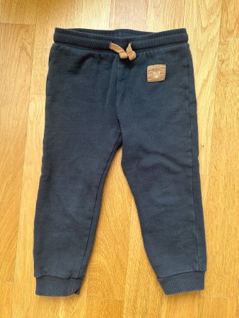 Coole, bequeme Jogginghose, Grösse 98