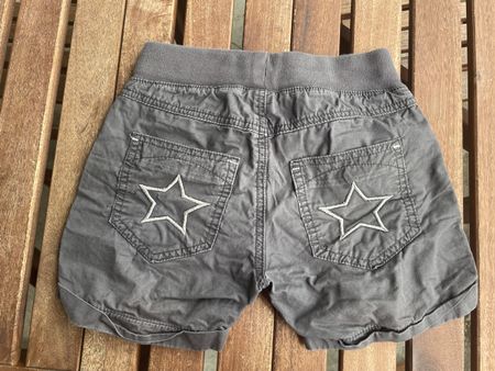 VillerValla Shorts, Grösse 140, mit Stern schwarz