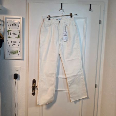 Cremeweiße Jeans Gr. 38/M – neu mit Etikett