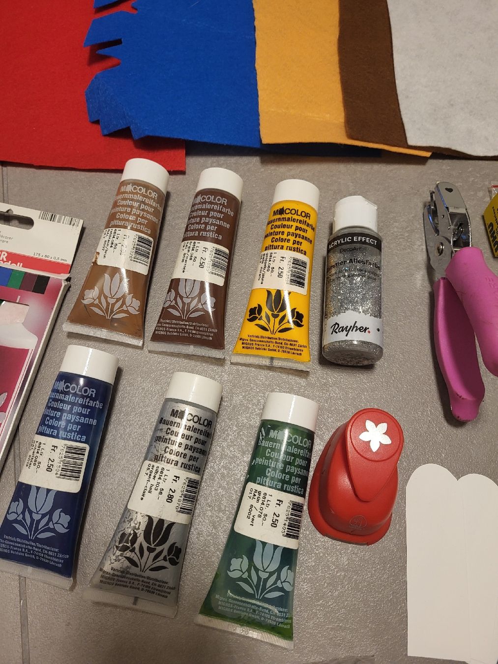 Bastelsets: ​🎨 RIESIGES Bastelset✂️ – Gebraucht aus Biel/Bienne von Aare5 4