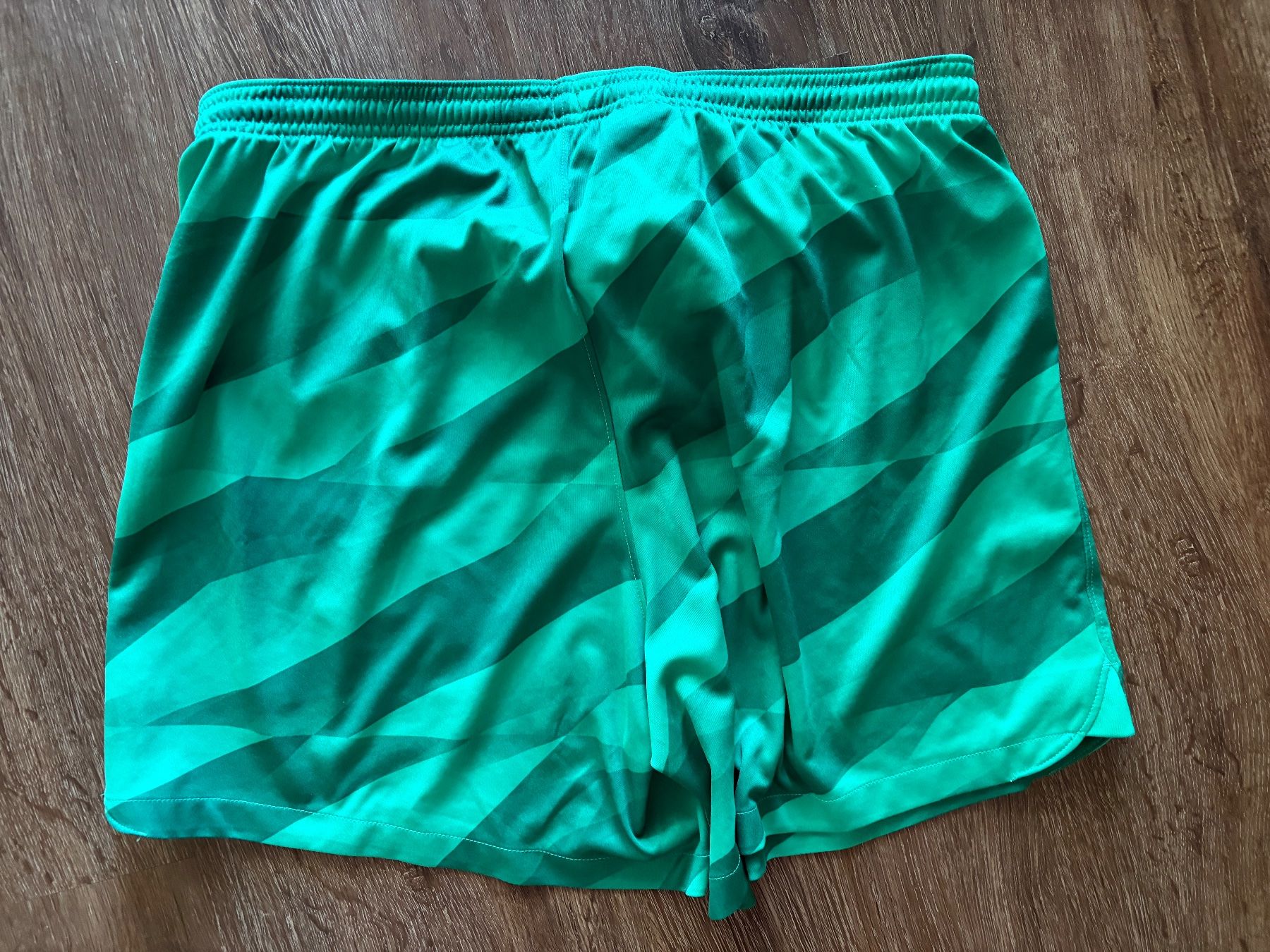 Nike Pantaloni: Red Bull Leipzig Hosen Gr. XL – Usato da Muttenz venduto da bargain_hunter 2