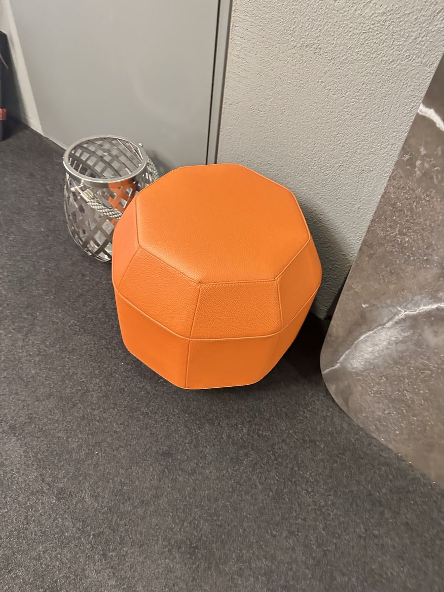 Leolux Sgabelli: Hocker Amulet von Leolux – Nuovo (secondo la descrizione) da Luzern venduto da WOHNTEAMCOLLECTION 3