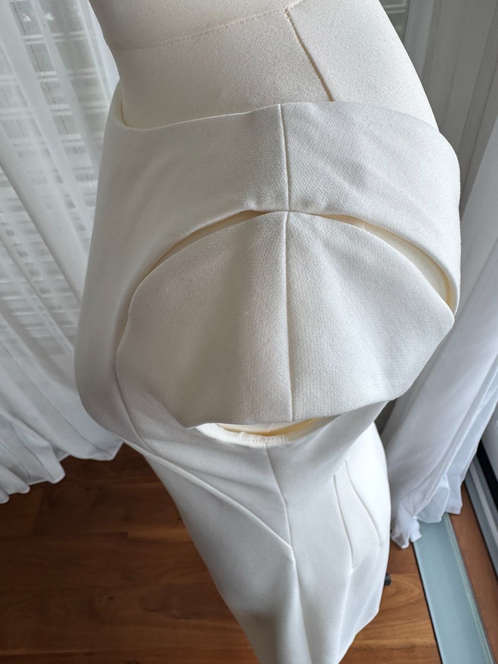 Vestiti: BOSS Etuikleid in offwhite Gr. 38 wie neu – Nuovo (secondo la descrizione) da Kilchberg ZH venduto da 753sunshine 3