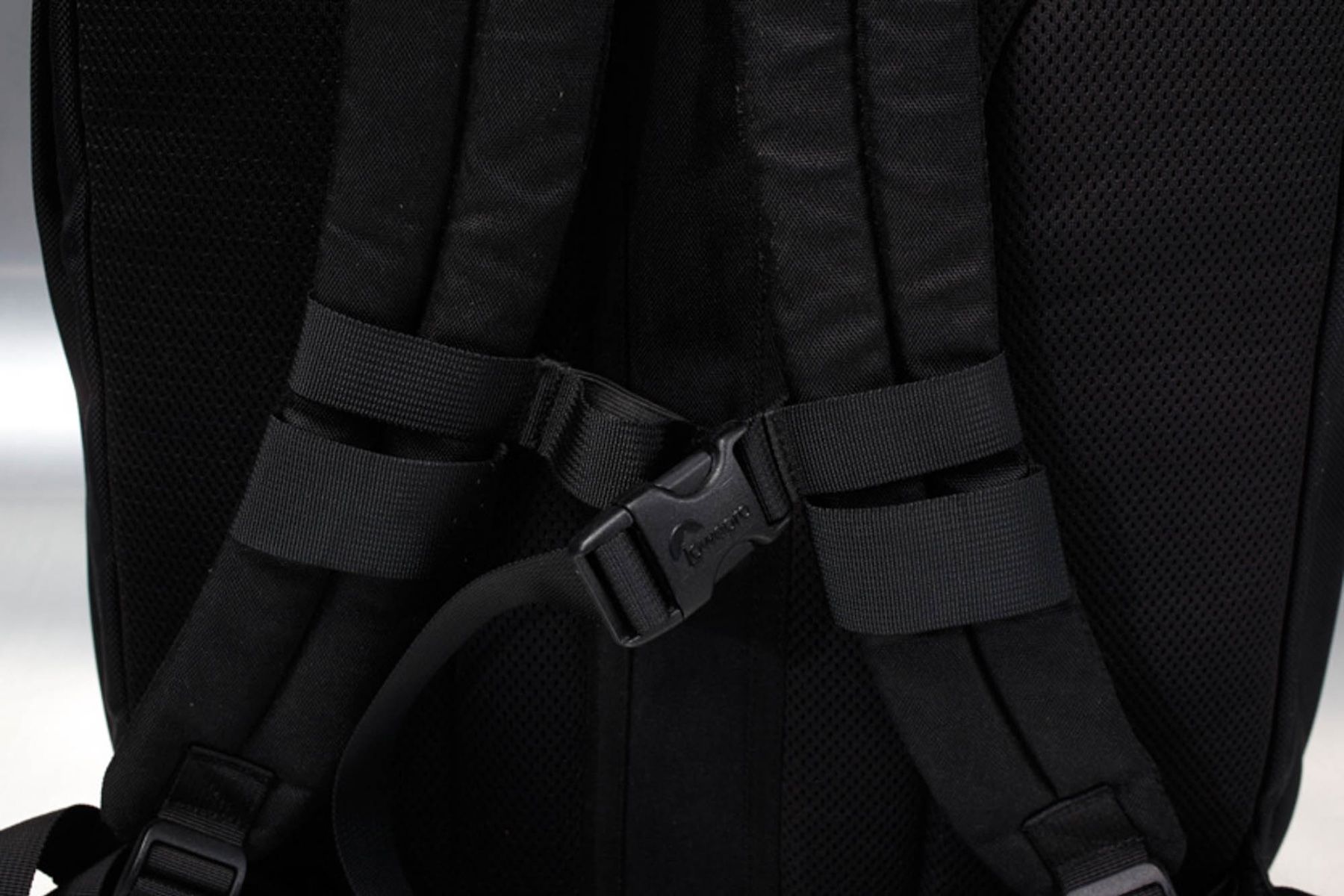 Lowepro Zaini: Lowepro Stealth Fotorucksack – Usato da Zürich venduto da pixeltom 4