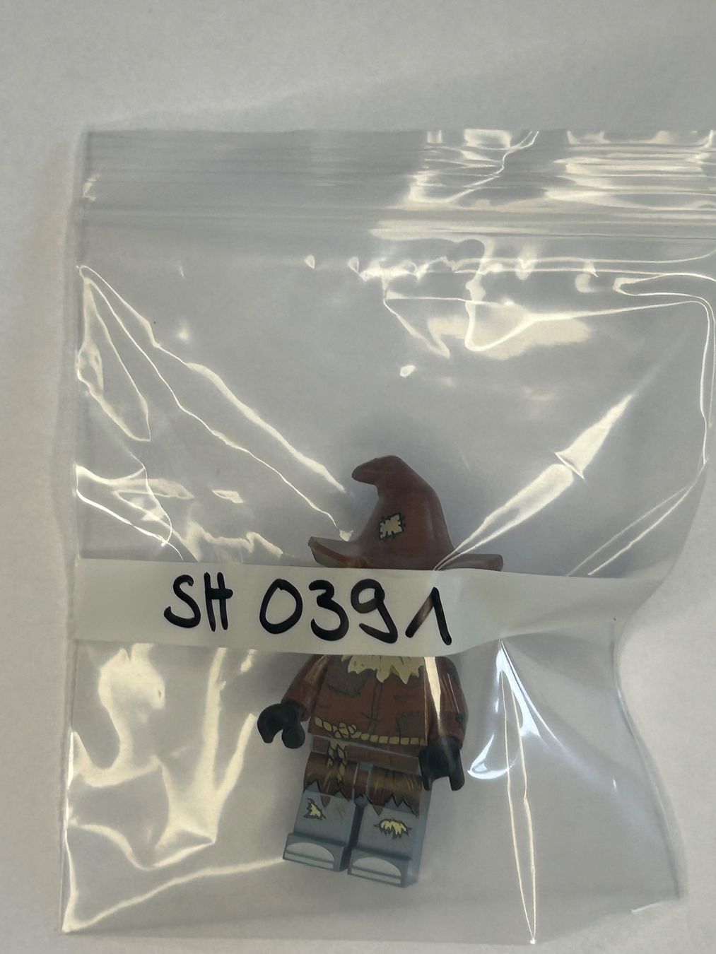Lego Figurines: LEGO Batman Scarecrow - Reddish Brown Floppy Hat – D'occasion à Schaffhausen par Zappelfry 2