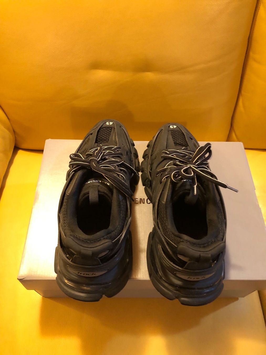 Balenciaga Scarpe da uomo: Balenciaga Track Noir – Nuovo (secondo la descrizione) da Réchy venduto da santiwwrld_514 1
