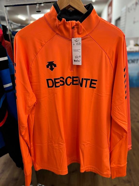 Pullover & Sweatshirts: Descente Pullover Orange NEU – Gebraucht aus Sursee von pil_xg2h 1