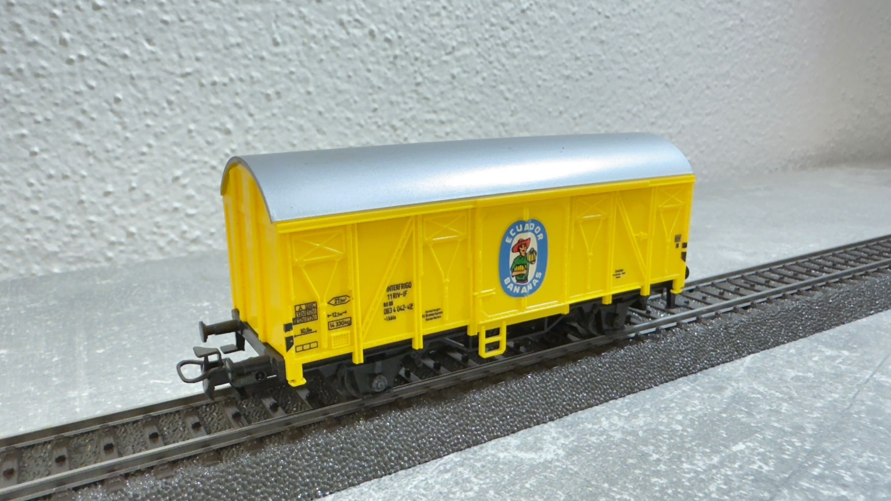 Märklin Modellini di ferrovie: Märklin Güterwagen "Ecuador Bananas" H0 / AC – Usato da Windlach venduto da Kelebra