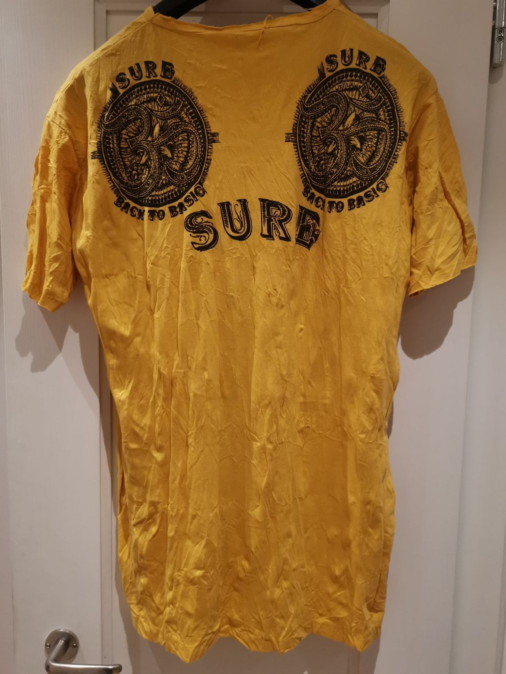 T-shirt: T-shirt SURE – Nuovo (secondo la descrizione) da Basel venduto da MichelFa 1