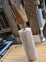 Kerzenhalter edelrodt auf Holzsockel shabby, 35 cm