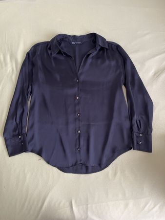 Chemise noire satinée 