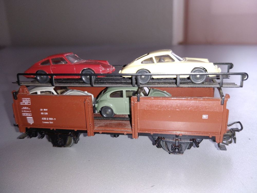 Wagon Märklin HO Réf 4613 – Autotransportwagen – Porsche Beetle – Occasion