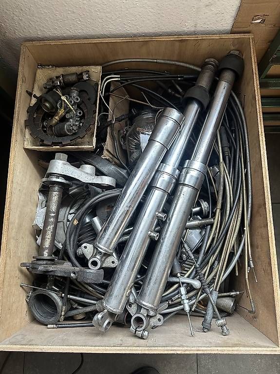 Tutti i ricambio per moto: Piastra forcella + steli Suzuki T250 – Usato da Lugano venduto da vecc-katana1100 4