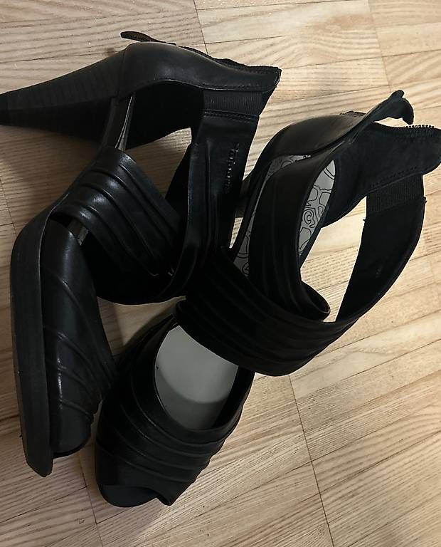 Tamaris Scarpe da donna: Tamaris neuwertig gr 39 – Usato da Regensdorf venduto da Maryjagne