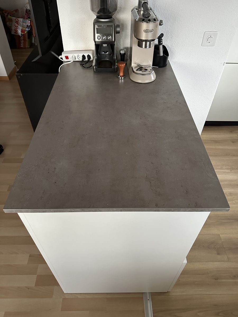 Equipement de magasin & Foires: Hochwertiger Korpus – D'occasion à Zufikon par nitoiv3 4