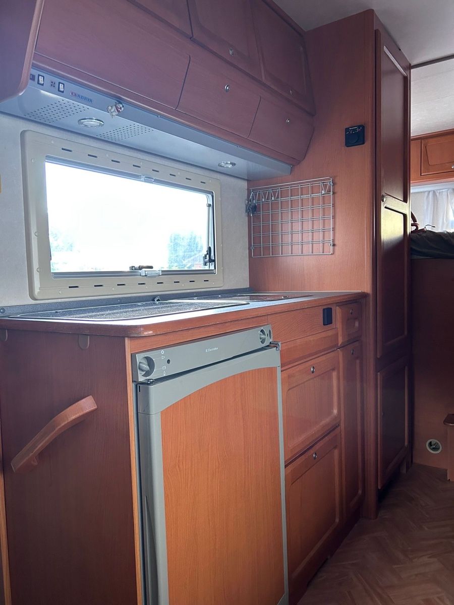 Adria Veicoli da campeggio: Wohnmobil Camper Adria – Usato da Huttwil venduto da Retroscooters 7