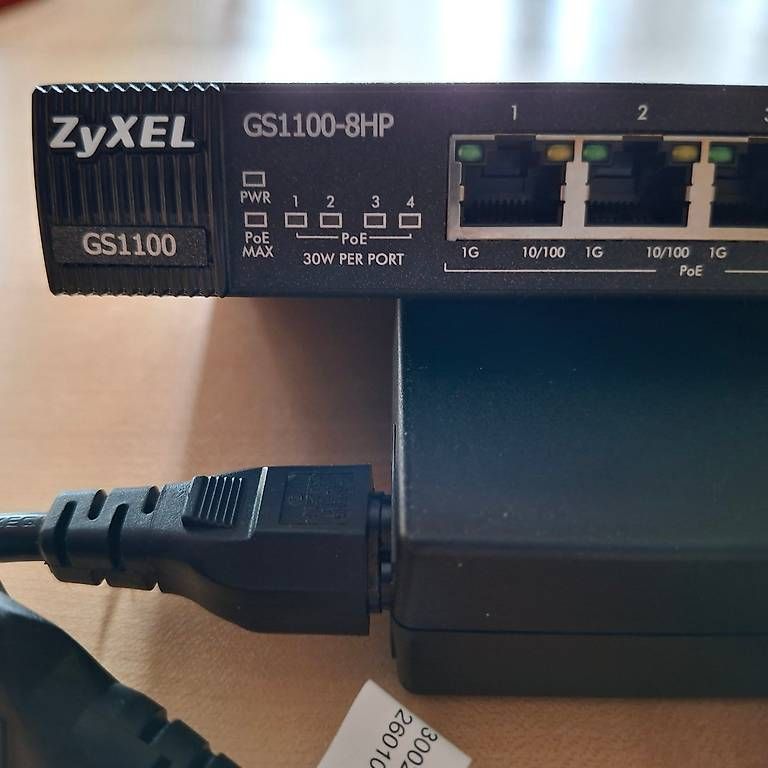 Hub & Switch: ZyXEL GS1100-8HP Switch – Usato da Frauenfeld venduto da saabinsker 3