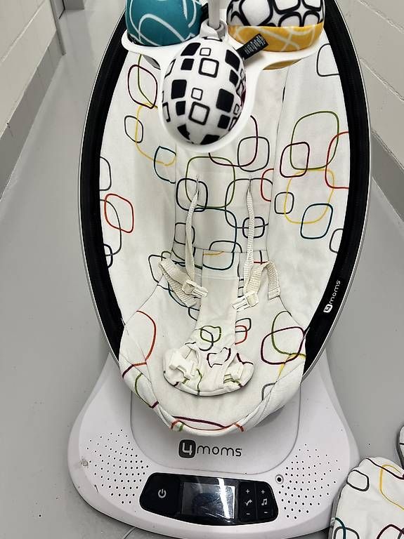Bascules & balançoires: 4moms MamaRoo 4 – D'occasion à Bülach par nick046 2