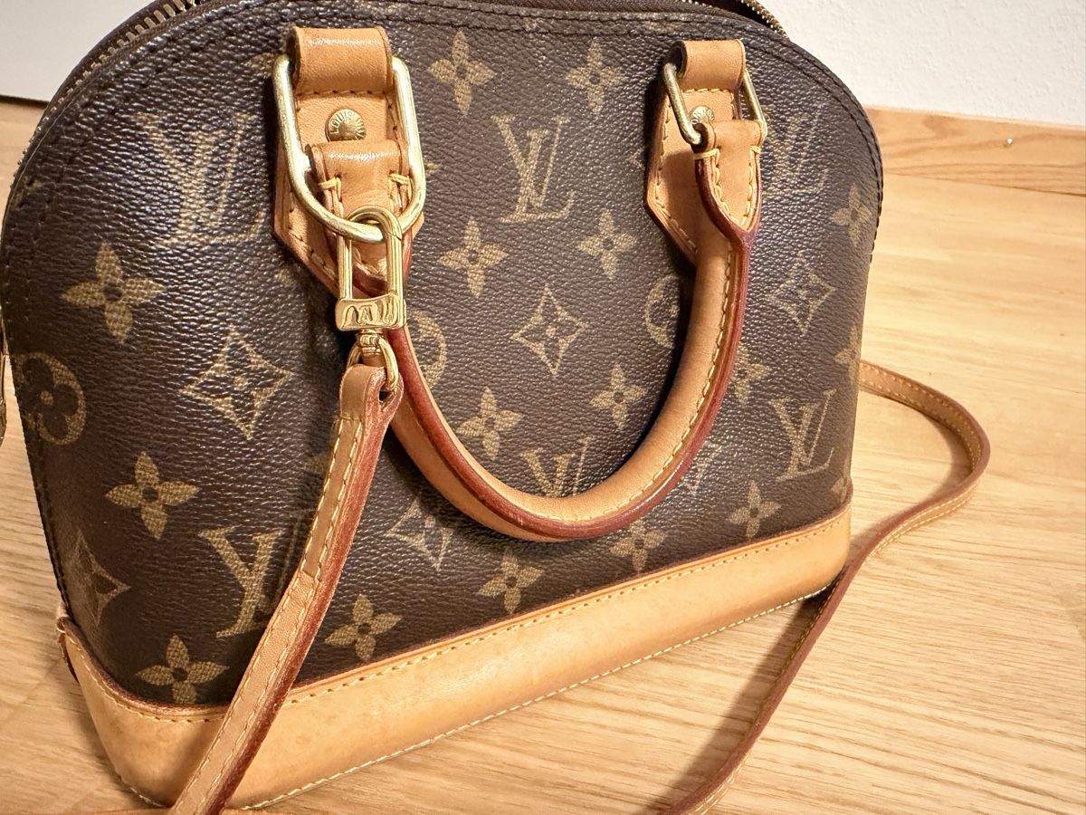 Louis Vuitton Borse da donna: Handbag Louis Vuitton Alma BB Monogram used condition – Usato da Bern venduto da sandeepandee 1
