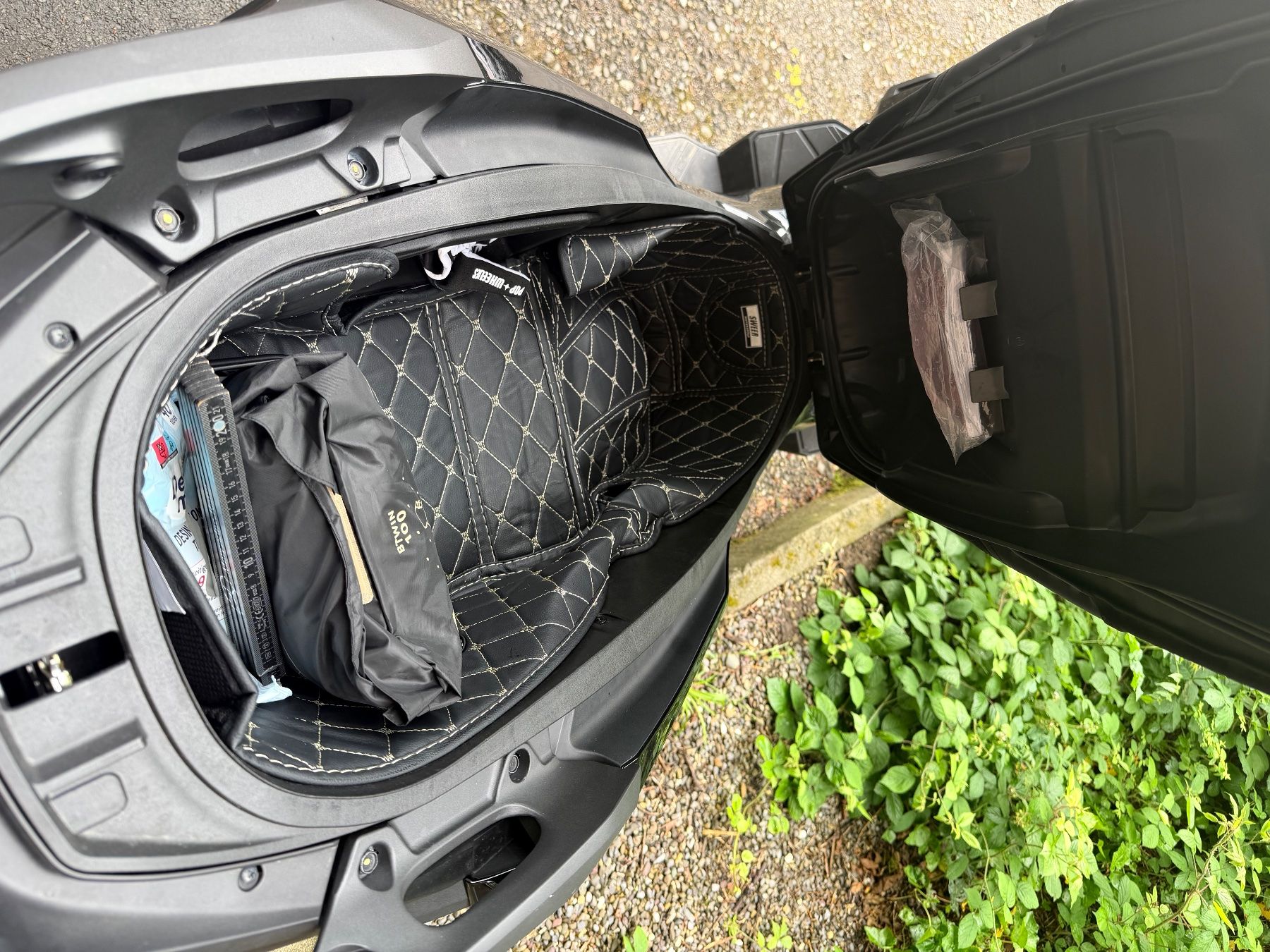 Honda Scooter: Honda ADV 350 – Usato da Thalwil venduto da Artii101 7