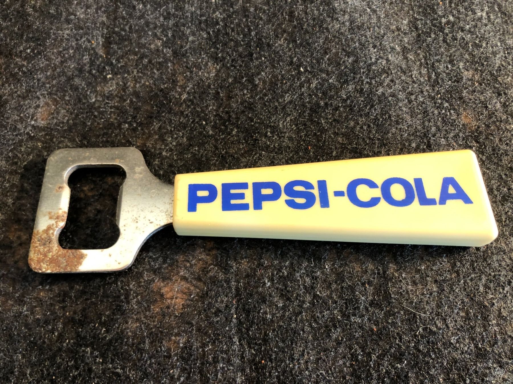 Flaschenöffner & -verschlüsse: Décapsuleur Pepsi vintage. – Gebraucht aus Saignelégier von Dubois_Vintage