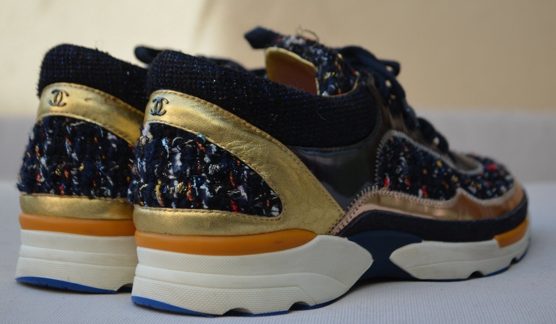 Chanel Damenschuhe: Chanel Sneakers 39 – Gebraucht aus Collonges von Auganien 5