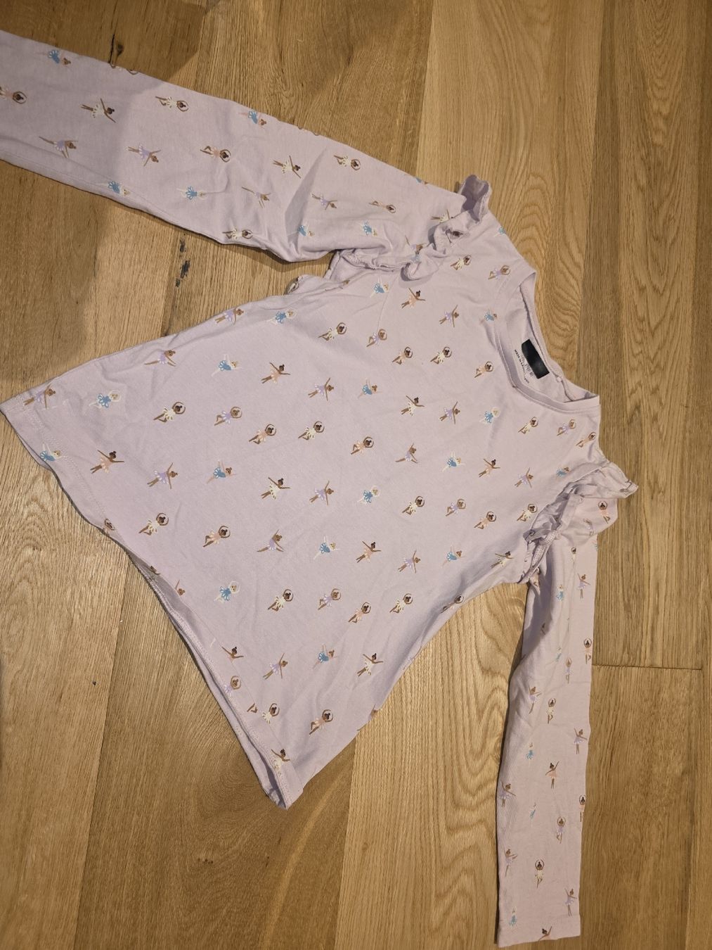 Lotti & Set di vestiti: Mädchen Shirt 3 Stk.  Langarm, Gr. 122, Top Zustand – Usato da Toffen venduto da ver_x68f 4