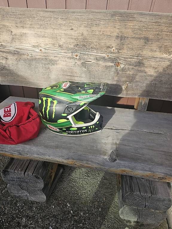 Caschi & visiere: Motocross Helm Bell – Usato da Flühli LU venduto da and_d2wp