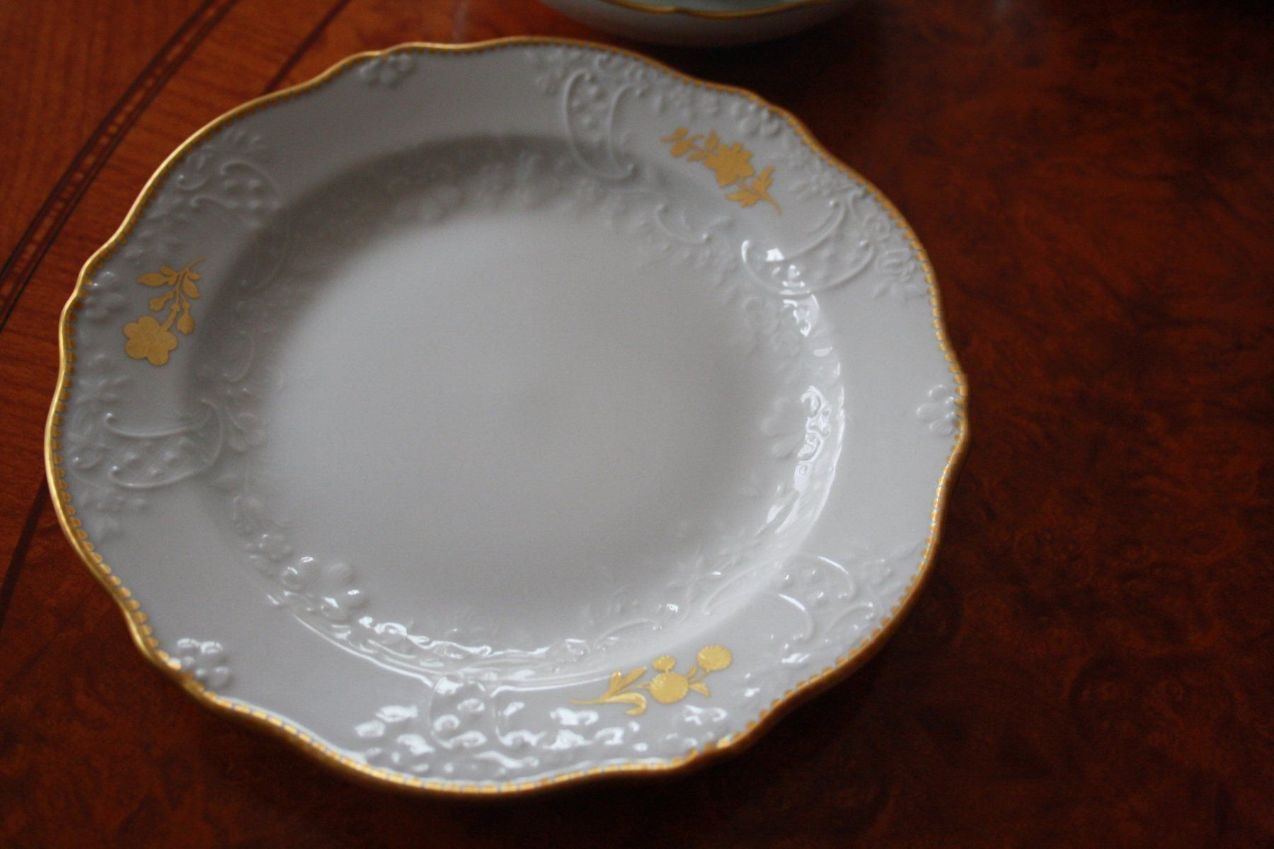 Set di piatti: Meissen Neumarseille Reliefform Prunk – Nuovo (secondo la descrizione) da Urtenen-Schönbühl venduto da Cbuyer 5