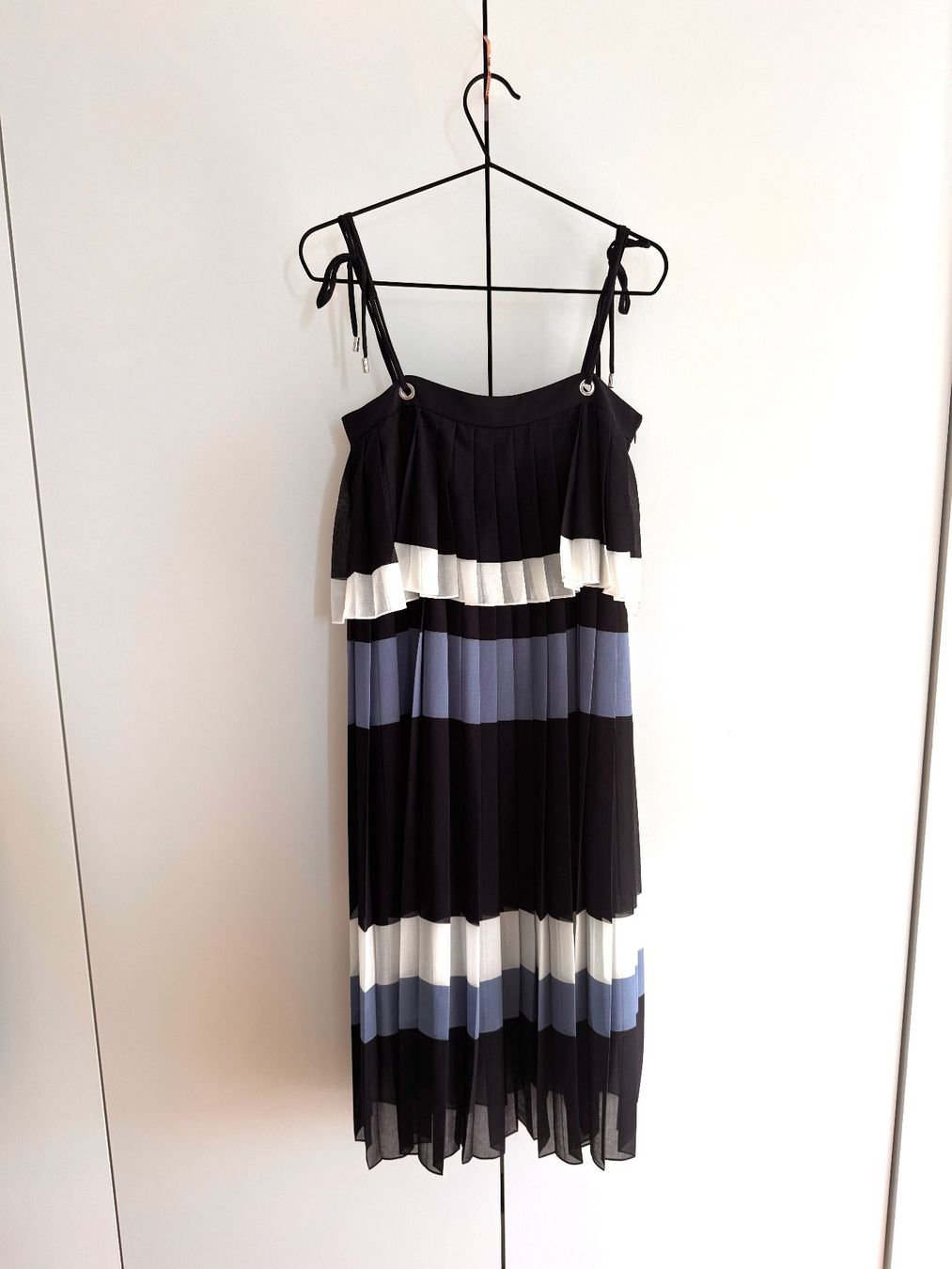 Claudie Pierlot Vestiti: Robe CLAUDIE PIERLOT rayée – Nuovo e nell'imballaggio originale da La conversion venduto da Repio