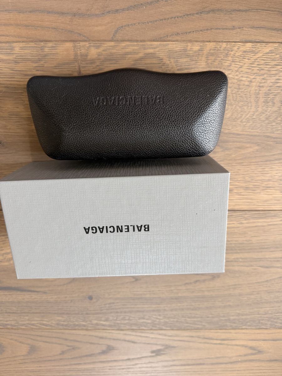 Balenciaga Lunettes & Verres: Balenciaga Sunglasses with Case – D'occasion à Zürich par Bellinka23 9