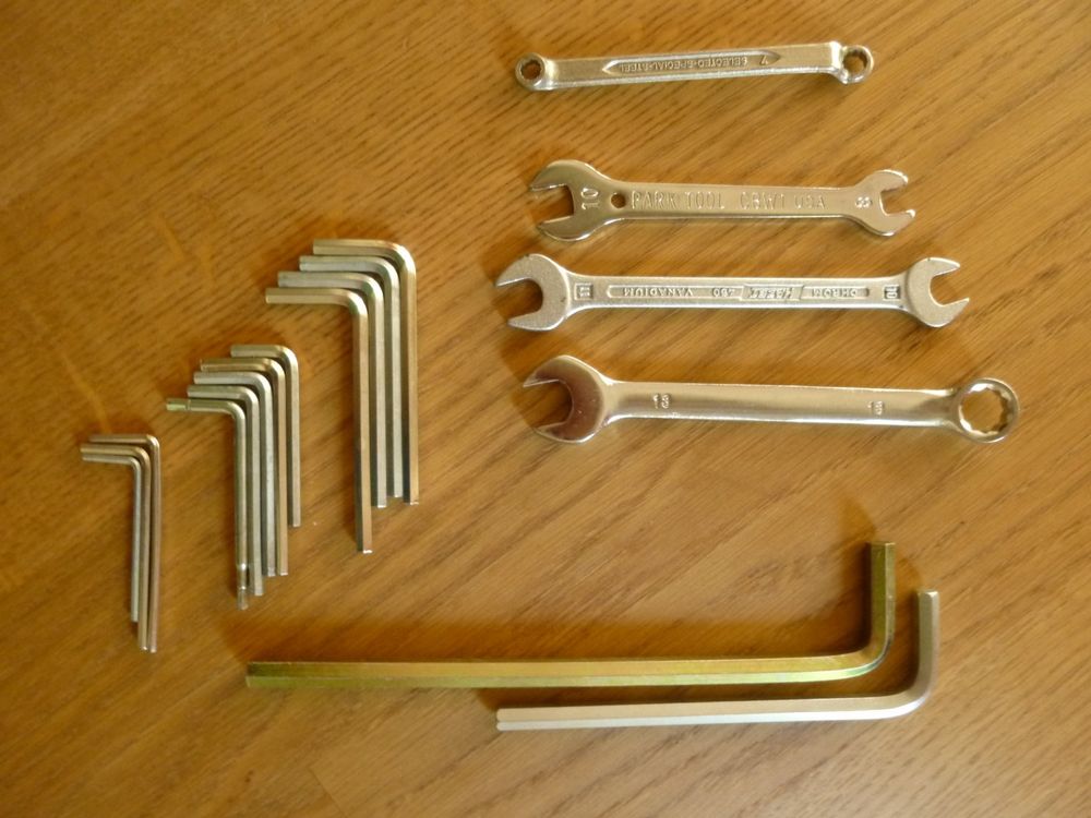 MagiDeal Surfboard Fin Schlüssel Set - 53mm Finnenwerkzeug Mit 6 Schrauben