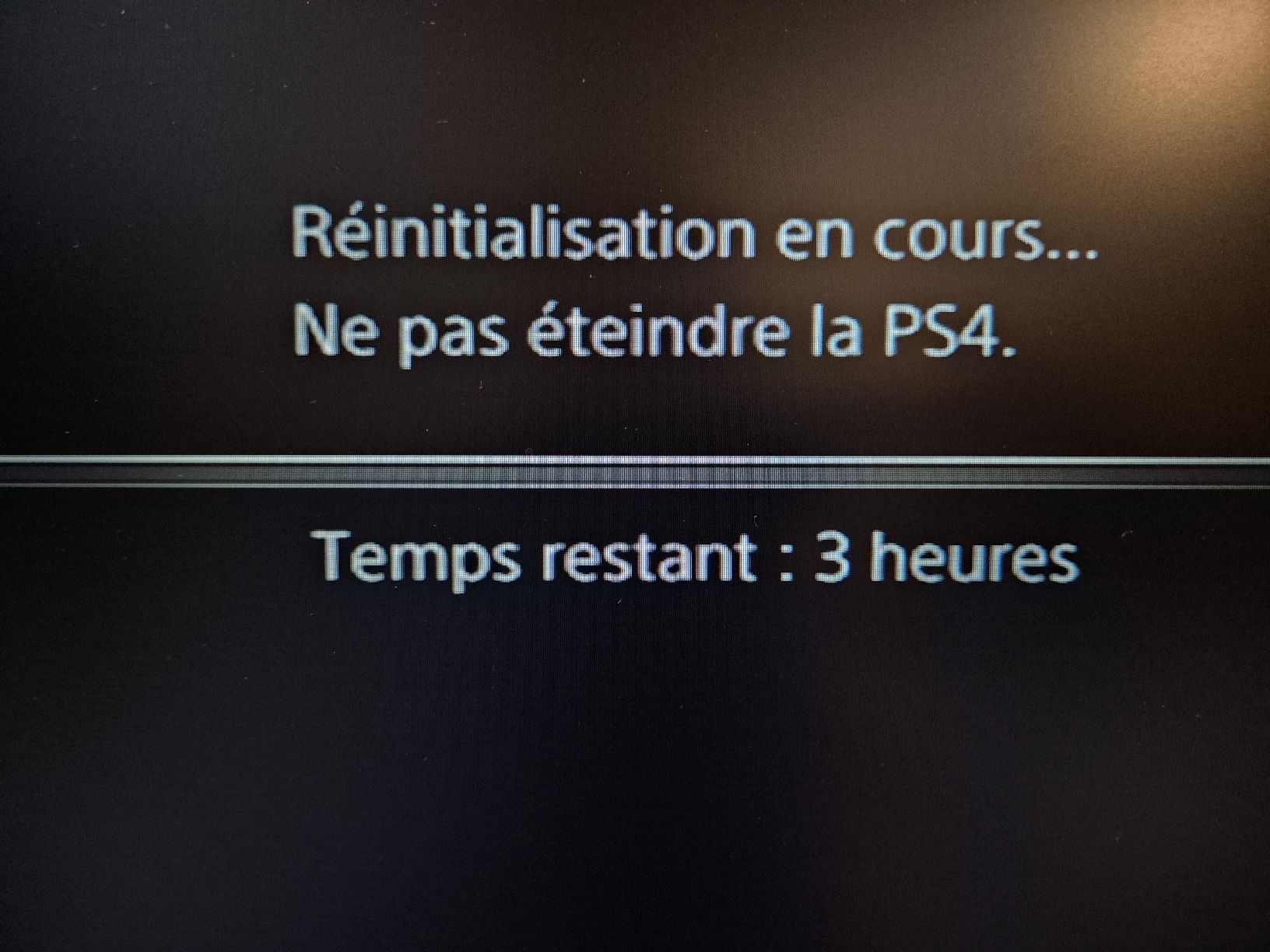 Sony Consoles: PS4 Pro 1TB + 2 controllers – D'occasion à Lausanne par Arc2R 6