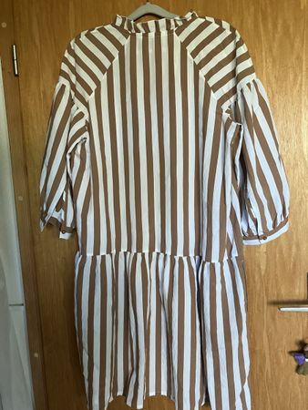Kleid braun weiss gestreift Grösse L guter Zustand