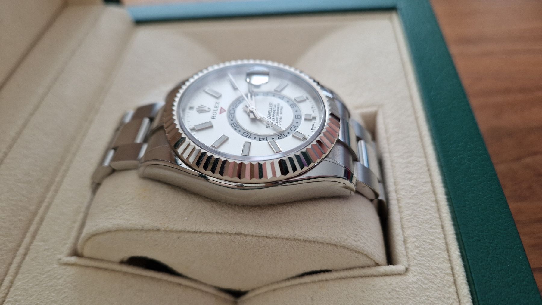 Rolex Orologi: Rolex Sky-Dweller mit weissem Zifferblatt – Nuovo (secondo la descrizione) da Obfelden venduto da Bea26 1