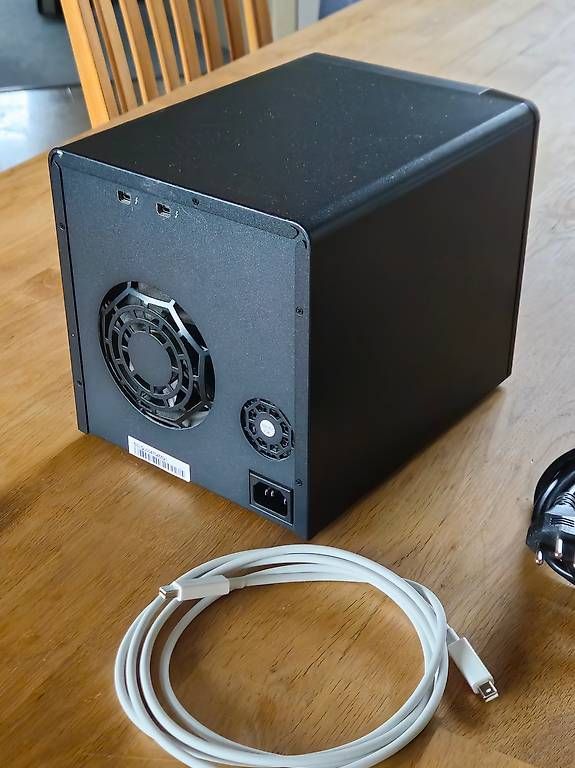 Dischi rigidi: Disque RAID Promise Pegasus 2 R4 - 6TB – Usato da Farvagny-le-Grand venduto da Quent 1