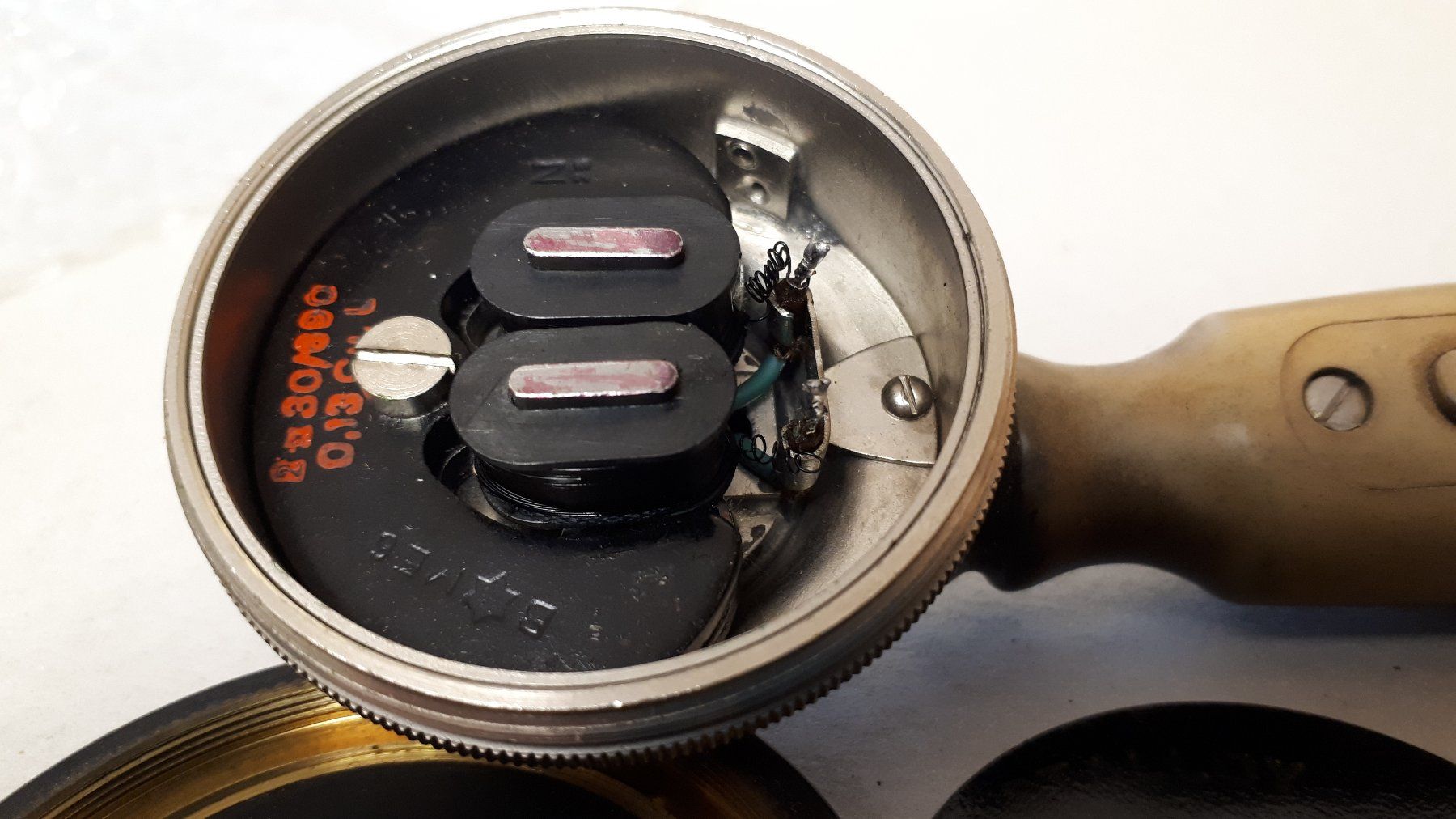 Telefone: 2 Antike Telefonhörer Bakelit / Metall – Gebraucht aus Madiswil von 20gls 7