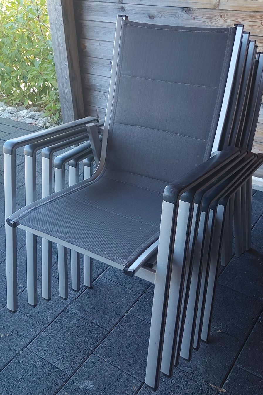 Chaises: Stackable Outdoor Chairs Aluminium Set 6 pcs – D'occasion à Estavayer-le-Gibloux par Soldier9945